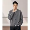 Cardigan de punto de cuello redondo gris claro estilo coreano para hombre, nuevo de otoño, holgado, casual, simple, versátil, chaqueta mh