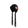 Nuevo Gorro de Punto con Borlas 2025 para Mujer en Otoño e Invierno, Parche de Moda, que Muestra la Cara, Protección Pequeña para las Orejas, Versátil Gorro Cálido de Lana