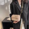 Bolso de mujer 2023, nuevo, elegante y popular, pequeño, cuadrado, bandolera con cadena a juego y bordado de diamantes.