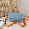 Bolsa Pequeña Cuadrada Ligera Versátil de Color Macarrón para Niñas, Bolsa de Tela con Bloques de Color Estilo Nuevo 2026, Bolso Cruzado Texturizado para Mujer