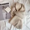 Estilo Ins Versión Coreana Bufanda Romántica de Color Puro Mostrando Blanco Suave Tejida Cálida Versátil Bufanda para Pareja Estudiante