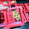 Nuevo Oro Puro 999 Gato de la Suerte Dios de la Riqueza Lámina de Oro Concha Mismo Estilo Pegatina Dorada Pegatina para Teléfono Pegatina Creativa Caja de Regalo Venta al por Mayor