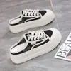 Chinelos de renda com sola grossa para mulheres, sapatos casuais da moda para usar ao ar livre, novos chinelos slip-on de verão 2026 XFF69