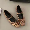 Cross2026 Otoño Nuevo Zapatos Mary Jane de Punta Cuadrada Bajos Tacón Plano Suela Plana Suela Suave Zapatos Individuales Correa Única Correa con Hebilla Zapatos para Mujer