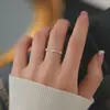 Anillo Fino de Diamante para Mujer, Estilo Japonés y K, Círculo Fino de Nicho, Anillo Pequeño de Diamante, Apertura Exquisita, Anillo Abierto de Oro Apilable