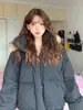 Jaqueta de Algodão com Capuz e Gola de Pelo Estilo High Street Americana para Homens e Mulheres, Quente e Versátil para Outono e Inverno, Marca Moderna Jaqueta Pão para Casais
