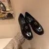 Versión de Piel de Vaca, Hebilla Cuadrada Pequeña Dorada, Mocasines Versátiles de Punta Redonda con Tacón Grueso Estilo Británico, Zapatos de Cuero para Mujer Otoño e Invierno