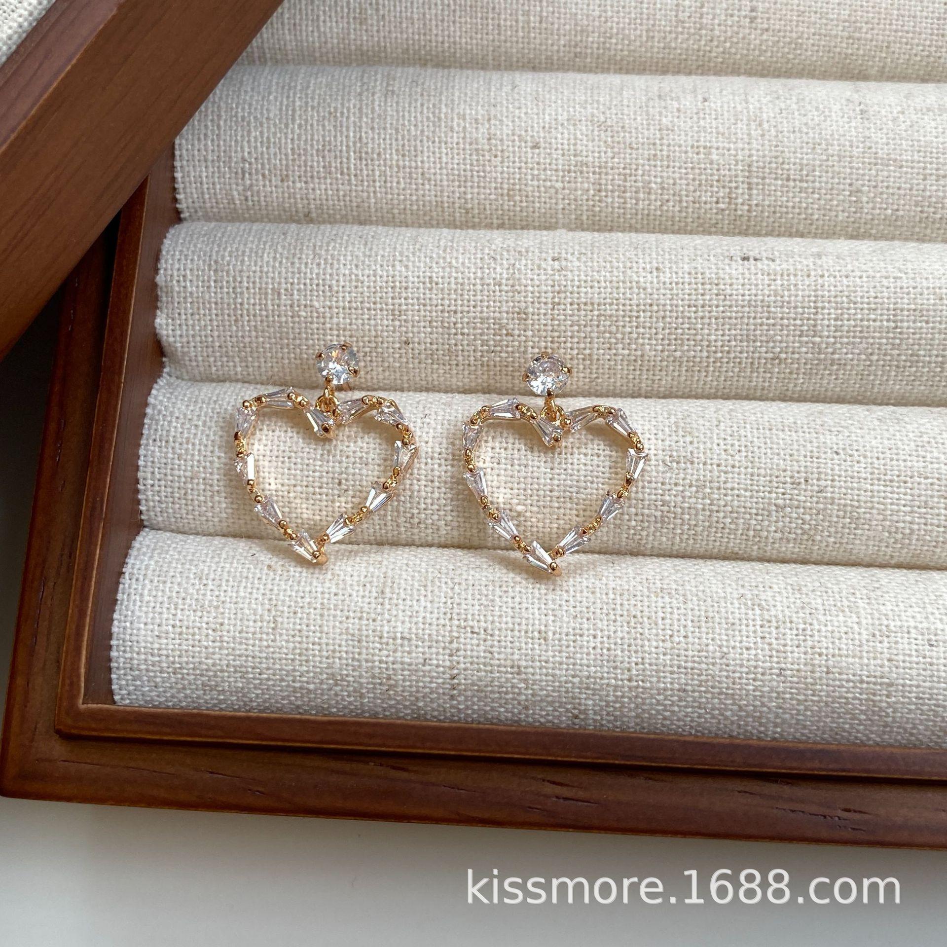 爱心镂空锆石耳环33.jpg