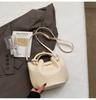 Bolsa Pequena Super Popular da Moda para Mulheres 2025 Nova Fashionável Versátil Bolsa Transversal Verão Mais Vendida Bolsa Tote Saco