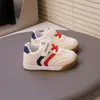 Sapatos Casuais para Crianças 2025 Verão Meninos e Meninas Infantil Mesh Sapatos Brancos Antiderrapante Sola Macia Esportivos Casuais Sapatos de Skate