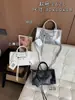 Bolsa de Mão de Couro para Motociclista com Tachas Vintage, Estilo de Luxo para Meninas Modernas, Bolsa Transversal de Nicho, Bolsa Feminina Resistente de Couro Macio