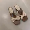 Sandálias Estilo Fada Delicadas Verão 2025 Estilo Francês Elegante Laço Sandálias de Tira Salto Agulha Bico Aberto