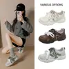 Zapatos nuevos estilo coreano para papá para mujer, zapatillas deportivas para correr de estudiante otoño 2026, zapatos casuales con suelas gruesas y aumento de altura, C9015