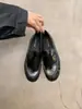 Zapatos planos slip-on de cuero preppy con punta redonda y pliegues para mujer, reducen la edad, nuevos 2026, cuero suave, suela suave, mocasines