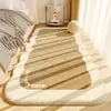 Alfombra de noche color crema, forma única, estilo princesa de cachemira sintética para dormitorio principal, alfombrilla de suelo engrosada para habitación infantil