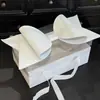 Caja de Flores con Lazo