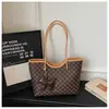 2026 Nova Bolsa Feminina Bolsa de Ombro Único Tendência Casual Versátil Grande Capacidade Bolsa de Ombro Único Bolsa Tote Estampada Fashion
