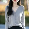 Casaco cardigã de malha de algodão puro com decote em V, novo para outono e inverno, modelagem solta, estiloso, de manga comprida, top feminino simples estilo coreano