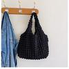 2023 Bolso de hombro tipo chaleco con diseño de nube, burbuja y flor estilo western, bolso de mano simple para estudiante, bolso tipo chaleco de burbuja para mujer