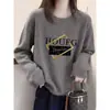 Camiseta de manga larga para mujer con un favorecedor diseño en los hombros, hecha de tela de felpa cepillada, moderna y versátil, rejuvenecedora y elegante, cuello redondo, superventas de otoño