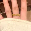 Anillo para Mujer Microincrustado con Borde de Encaje, Diseño Abierto, Anillo de Monedas de Dinero y Cobre, Lujo Ligero Estilo Chino