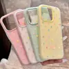 Bordas macias em cores de doce com bolinhas coloridas são doces e adequadas para a capa do telefone Apple 17ProMax 18