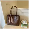 Bolsa de Palha Grande Capacidade Feminina 2026 Verão Nova Moda Estilo Coreano Bolsa de Ombro Único Sob o Braço Bolsa Tote Casual para o Dia a Dia