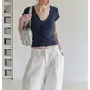 Camiseta Sencilla de Manga Corta con Cuello en V Estilo Old Money para Mujer, Verano 2026, Corte Ajustado, Adelgazante, Cintura con Lazo, Top Corto