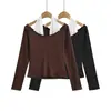 Camiseta Elegante de Dos Piezas Falsas con Hombros Descubiertos y Mangas Largas Estilo Coreano para Mujer, Nueva Colección Primavera 2026, Top Base Ajustado Adelgazante