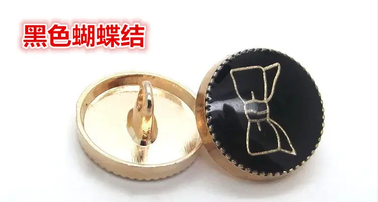 黑色蝴蝶结