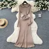 Vestido de Tricô Elegante com Lapela e Manga Longa, Cor Contrastante, Cintura Marcada, Moda Outono 2025 para Mulheres