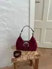 Nova bolsa de axila de nicho de luxo para mulheres, bolsa de ombro transversal casual fosca retrô, estilo executivo com toque de alta qualidade, bolsa em forma de crescente
