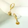 Brincos Ouyini Prata 925 Geométricos Redondos Zircônia Flor Esculpida Tarraxa Brincos de Nicho Estilo Levemente Luxuoso de Alta Qualidade para Mulheres Qingdao