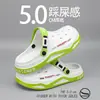EVA Zapatos Nuevos con Agujeros para Hombre Verano para Exterior Estilo Coreano Sandalias y Pantuflas de Punta para Estudiantes