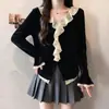 Camisa de terciopelo con volantes de encaje y escote en V estilo francés para talla grande, nuevo diseño 2026, top estilizado y elegante