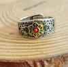 Nuevo Anillo de Pareja de Seis Caracteres Verdaderos Transfronterizo Agresivo para Hombre Anillo de Piedra Incrustada de Personalidad de Moda Anillo Retro Ajuste de Apertura