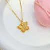 Pingente Borboleta com Filigrana Incrustada de Diamantes no Mesmo Estilo Transmitido ao Vivo, Colar Banhado a Ouro Antigo, Colar da Moda e de Alto Padrão Incrustado de Diamantes, Corrente para Clavícula