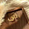 Pendientes de Aro Trenzados de Alta Gama con Diseño de Diamantes de Lujo Ligero Estilo Francés, Versátiles para el Uso Diario y para Ir al Trabajo