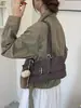 Bolsa de cintura de couro de alta qualidade para mulheres, novo design de moda 2026 com pingentes decorativos, grande capacidade, versátil e adequada para o trajeto diário