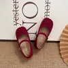 Sapatos Mary Jane vermelhos para meninas, novo estilo 2026, sola macia de camurça, sapatos de um só fecho estilosos para meninas pequenas.
