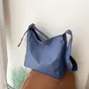 Bolso bandolera tipo cubo de gran capacidad para mujer, bolso de hombro de lona a cuadros, bolso tote versátil de nicho para la escuela y el trabajo