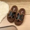 Pantuflas de exterior para otoño e invierno 2026, nuevas pantuflas de algodón de malla estilo felpa, pantuflas de interior de suela gruesa, pantuflas de exterior para mujer, estilo francés