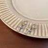 Brinco de Argola Cruzado com Zircônia Design de Nicho Sentido de Luxo Leve de Alta Qualidade Brincos Populares na Internet Estilo Frio Brincos Hip-hop Masculino
