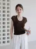 Camiseta de manga corta con cuello en V, color café, tipo dos piezas, para mujer, para usar en verano con camisola, diseño fresco y calado, simple y elegante, corte ajustado