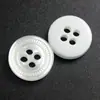 Palillo de Resina para Manchas Flor de Grano Fino Botones de Camisa Cerámica Galvanizada de Cuatro Agujeros Botones de Camisa de Chifón Perlado Botones de Camisa POLO