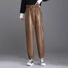 Pantalones cropped casuales y sencillos de cuero PU estilo coreano, nuevos para otoño e invierno 2026, de cintura alta, corte ajustado, versátiles, estilo zanahoria