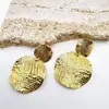 Pendientes Metálicos Retro Dorados Exagerados Estilo Cool para Mujer Pendientes de Botón de Alto Temperamento Accesorios de Oreja de Moda Venta al por Mayor