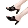 Primavera/Verão 2026 Novo Comércio Exterior Sandálias Respiráveis de Malha com Salto Bloco Sandálias de Solado Grosso Slip-On Peep-Toe Sapatos para Mãe Transfronteiriço