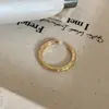 Anel Aberto Dourado com Esmalte Gota Branco Leite Estilo Medieval para Mulheres Luxo Acessível Anel para Dedo Indicador Estilo Retrô Anel Ajustável