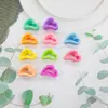 Clip pequeño de agarre de alta calidad al por mayor para mujer, clip para cabello roto, clip simple para flequillo que combina con todo, horquilla escarchada Macaron, clip de tiburón